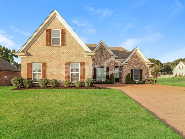 property at 3284 Vineyard Dr S