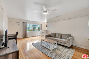 4035 Inglewood Blvd in Los Angeles, CA - Building Photo