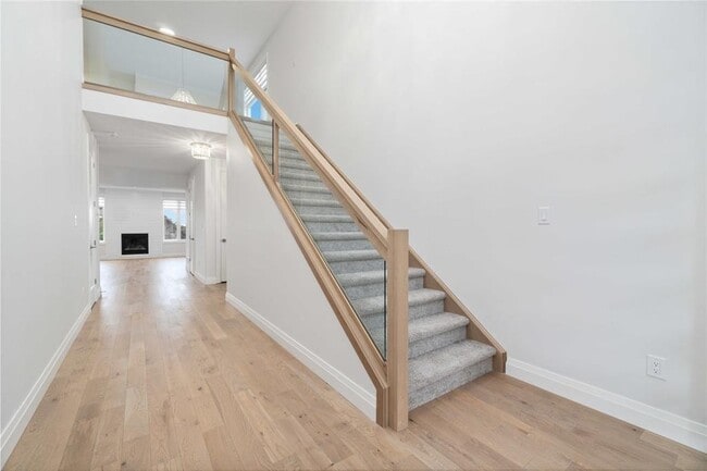 property at 608 Sweetbay Cres