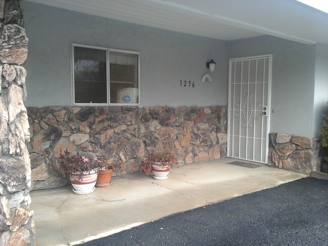 1256 Luning St in Red Bluff, CA - Building Photo - Building Photo