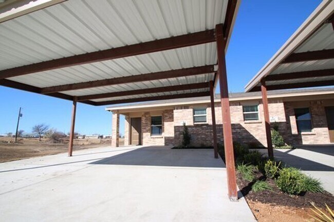 110 Crossbow Ct-Unit -110 in Weatherford, TX - Building Photo - Building Photo