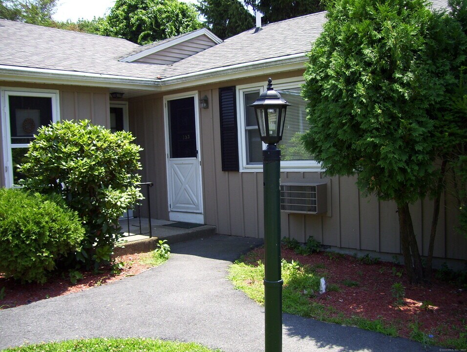 157 Allen St in Groton, CT - Building Photo