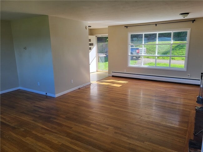 1187 Ridge Rd in Horseheads, NY - Foto de edificio - Building Photo