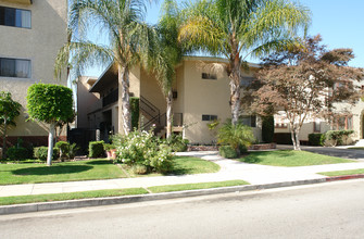 1125 N Maryland Ave in Glendale, CA - Building Photo - Building Photo