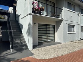 7000 NW 179th St in Hialeah, FL - Building Photo