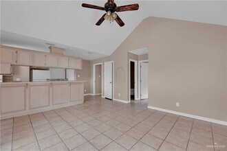 1624 Tampa St, Unit 2 in Edinburg, TX - Building Photo - Building Photo