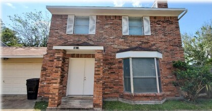 Carousel Lane Townhomes in Houston, TX - Building Photo - Building Photo