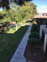 251 Misty Isle Ln in Las Vegas, NV - Building Photo - Building Photo