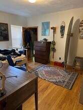 1 Ossipee Rd, Unit 2 in Somerville, MA - Foto de edificio - Building Photo