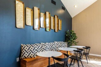 2202 E William Cannon Dr in Austin, TX - Building Photo - Building Photo