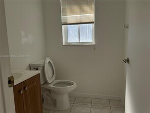 16881 SW 1st Manor in Pembroke Pines, FL - Building Photo - Building Photo