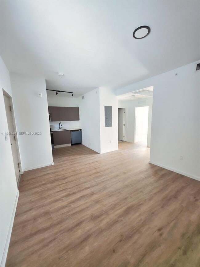 753 NW 30th St in Miami, FL - Building Photo - Building Photo