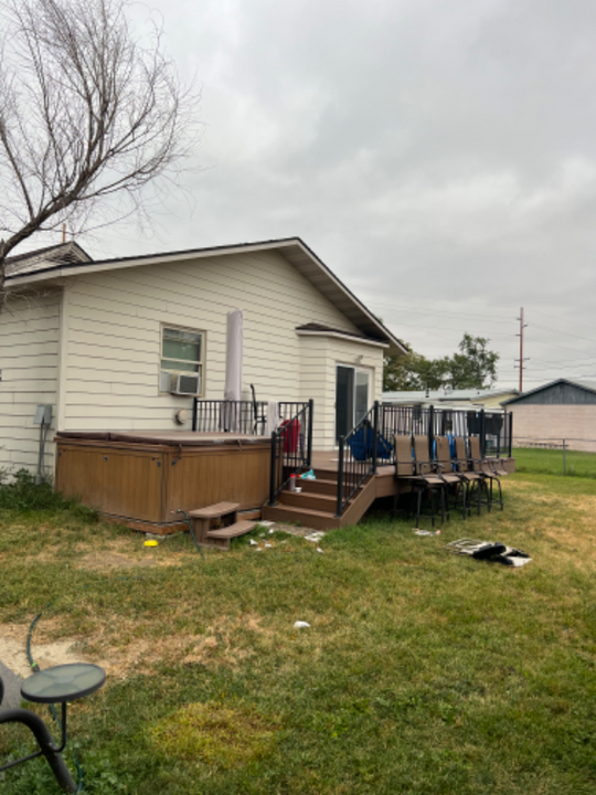 1035 10th St in Columbus, MT - Building Photo