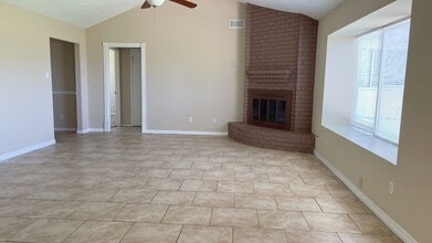 306 Aft Way in Crosby, TX - Building Photo - Building Photo