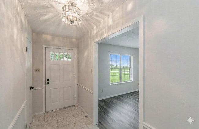 6248 Trail Lake Dr in Fort Worth, TX - Foto de edificio - Building Photo