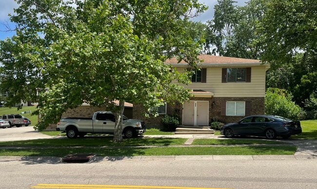 540 Cherry Hill Drive, Unit Apt B in Miamisburg, OH - Foto de edificio - Building Photo