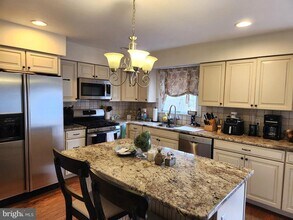 5 Harlech Dr in Greenville, DE - Building Photo - Building Photo