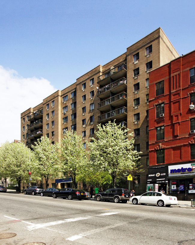 Logan Plaza in New York, NY - Foto de edificio - Building Photo