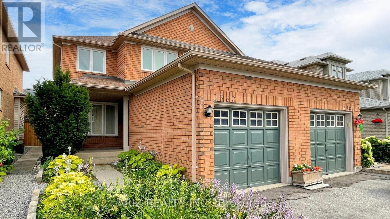 3360 Scotch Pine Gate in Mississauga, ON - Building Photo