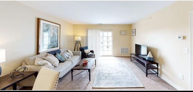 property at 19 Boxwood Dr