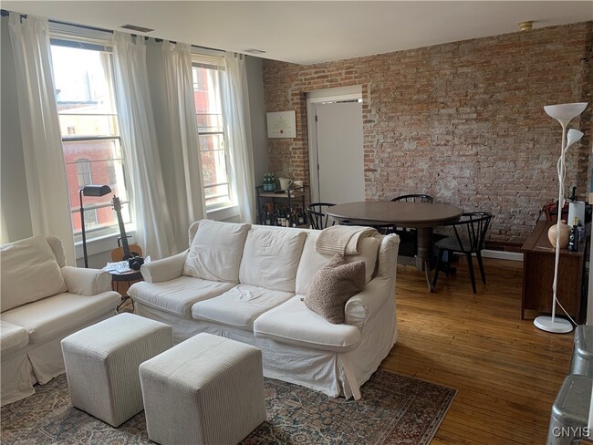 309 S Franklin St in Syracuse, NY - Building Photo - Building Photo