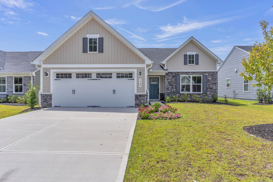 1127 Middle Crst Dr NE in Bolivia, NC - Building Photo