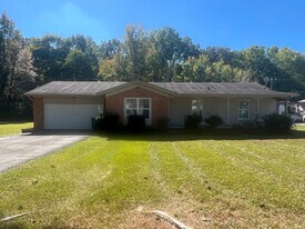 183 Rogers Dr in Manchester, TN - Building Photo