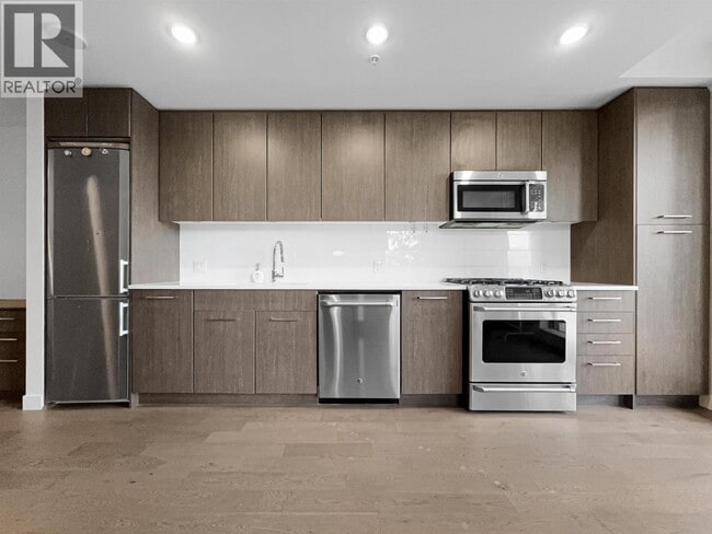 9080 University Crescent in Burnaby, BC - Building Photo - Building Photo