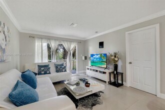 1001 NW 45th St in Pompano Beach, FL - Building Photo - Building Photo