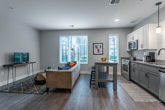 Frisbie in Columbus, OH - Building Photo - Interior Photo