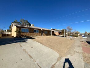 1509 Delgado Dr SW in Albuquerque, NM - Building Photo - Building Photo