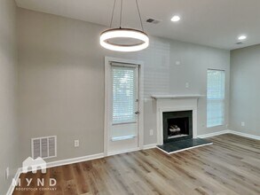 404 Wedgewood Way in Atlanta, GA - Building Photo - Building Photo