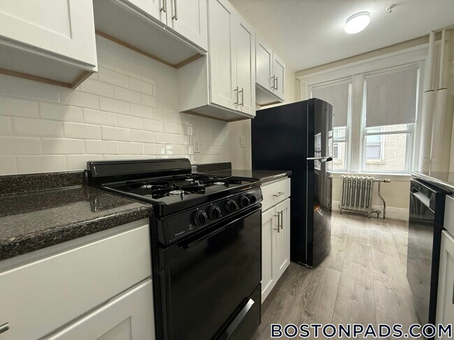 231-235 Park Dr in Boston, MA - Building Photo - Building Photo