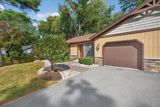 7 James Ct in Gansevoort, NY - Building Photo - Building Photo