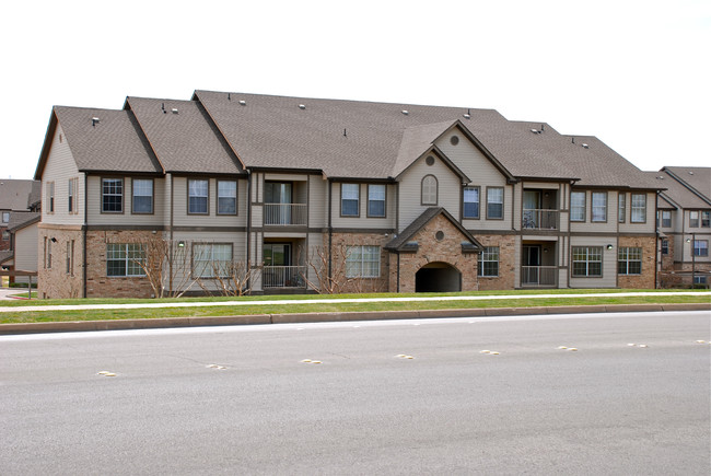 VILLAS BY THE PARK in Fort Worth, TX - Building Photo - Building Photo