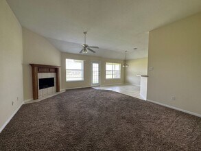 720 Park Meadows Dr in Hewitt, TX - Foto de edificio - Building Photo