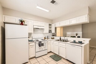 Cherry Hill Lofts in Austin, TX - Building Photo