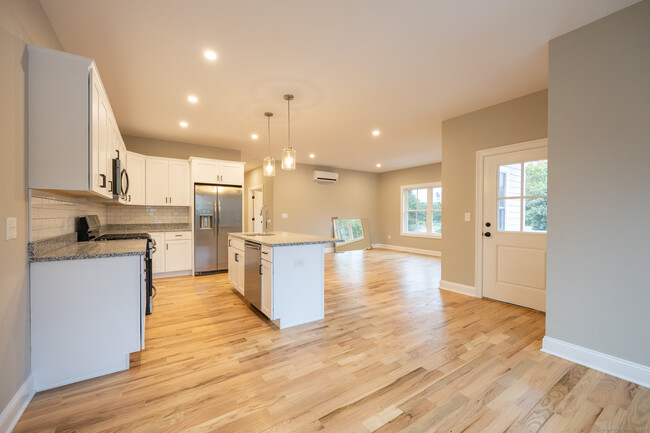 225 Old Towne Rd in Cheshire, CT - Building Photo - Building Photo