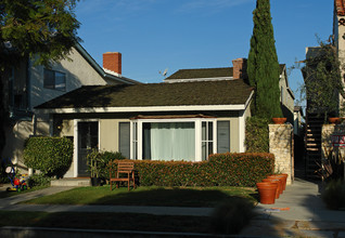 507 Acacia Ave in Corona Del Mar, CA - Building Photo - Building Photo