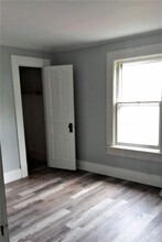 611 Colton Ave, Unit Newark 4 bedroom in Newark, NY - Building Photo - Building Photo