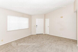 7608 Velvet Canyon Ave in Las Vegas, NV - Foto de edificio - Building Photo