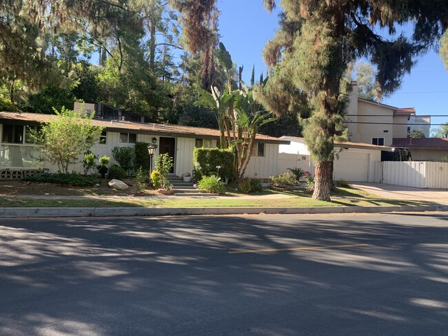 property at 4961 Rigoletto St