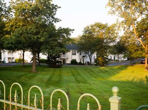 Chestnut Hill Apartments in Columbus, OH - Building Photo - Building Photo