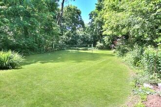 12 Burr Rd in Westport, CT - Building Photo - Building Photo