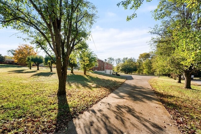 4012 Oxbow Dr in Nashville, TN - Building Photo - Building Photo