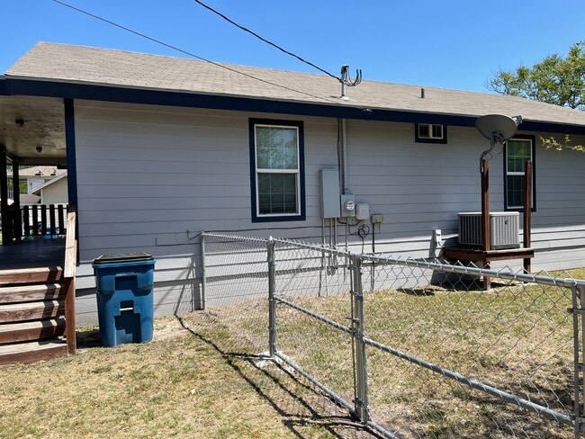 507 Short St in Sinton, TX - Building Photo - Building Photo