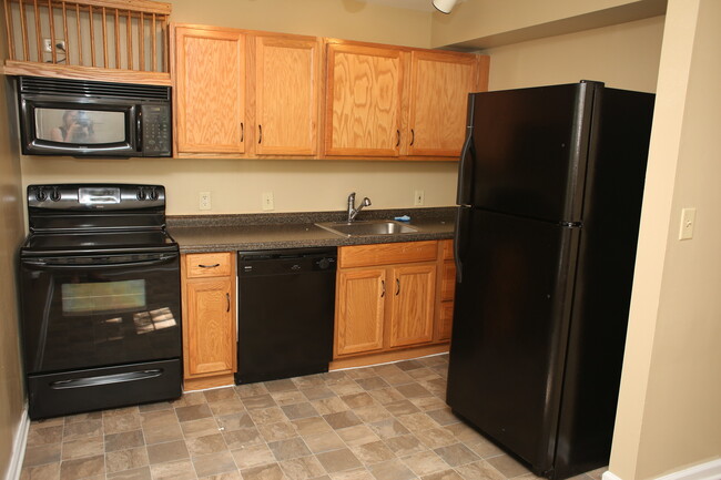 property at 1262 Villa Ln