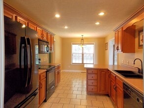 1013 Angelica Ct in Bowling Green, KY - Foto de edificio - Building Photo