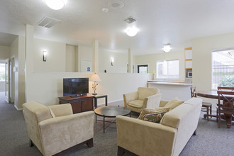 Briar Ridge Apartments in Corvallis, OR - Building Photo - Interior Photo