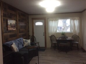 39 Oakland St in Rochester, NY - Foto de edificio - Building Photo